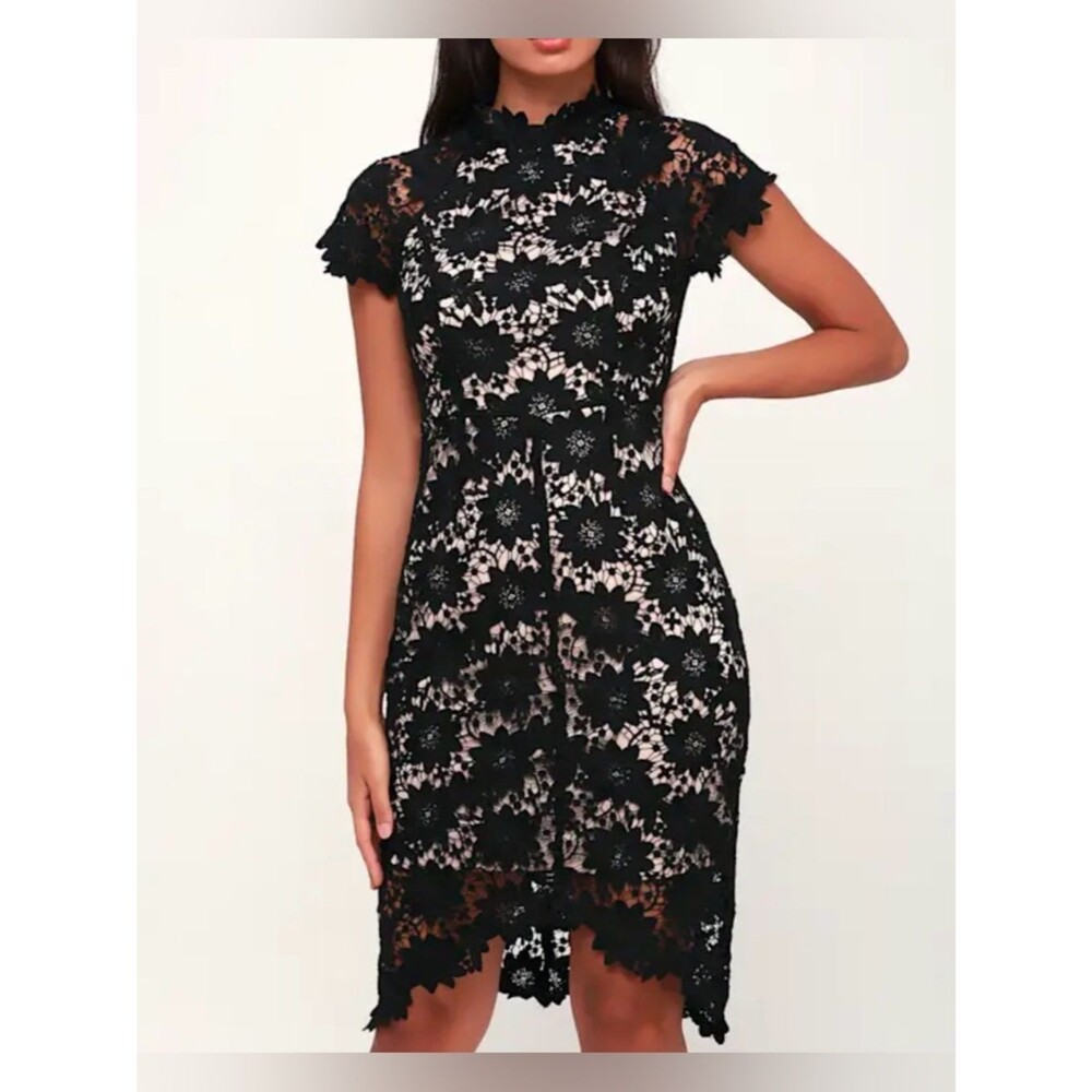 NWT Lulus Women’s Bold Love Black and Nude Lace Bodycon Midi Dress Size Small